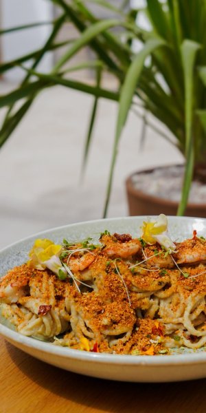 Shrimp & Cauliflower Cream Spaghetti: A Lighter Take on Pasta
