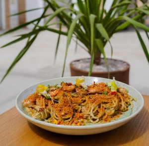 Spaghetti with shrimp in creamy cauliflower sauce — Noqta Space, Essaouira